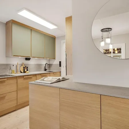 Is Bergen, 2 Min Walk To Everything Lejlighed *