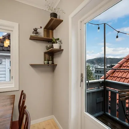 Is Bergen, 2 Min Walk To Everything Lejlighed *