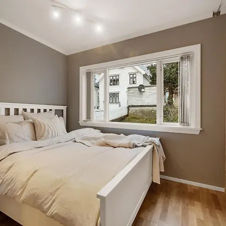 Is Bergen, 2 Min Walk To Everything 베르겐