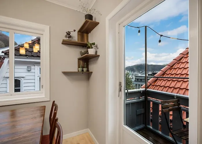 Is Bergen, 2 Min Walk To Everything Διαμέρισμα *